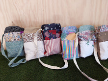 Load image into Gallery viewer, Dolls House Bag & Bed Set