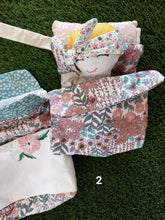Load image into Gallery viewer, Dolls House Bag & Bed Set