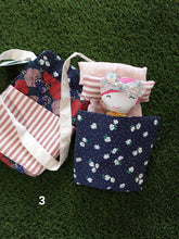 Load image into Gallery viewer, Dolls House Bag & Bed Set