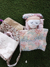 Load image into Gallery viewer, Dolls House Bag & Bed Set