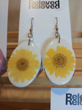 Load image into Gallery viewer, Ear Bling - Pretty Petals x