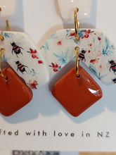 Load image into Gallery viewer, Ear Bling - Honey Bee