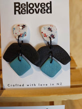 Load image into Gallery viewer, Ear Bling - Honey Bee