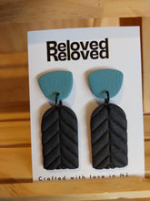 Load image into Gallery viewer, Ear Bling - Honey Bee