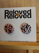 Load image into Gallery viewer, Ear Bling - Gossip Girl XOXO