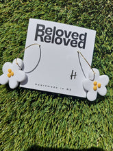 Load image into Gallery viewer, Ear Bling - Daisy Daisy
