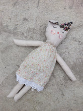 Load image into Gallery viewer, Linen Lovelies