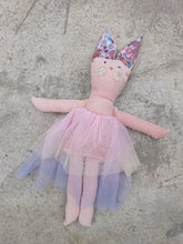 Load image into Gallery viewer, Linen Lovelies