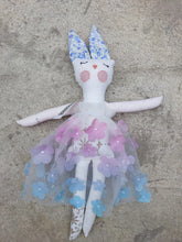 Load image into Gallery viewer, Linen Lovelies